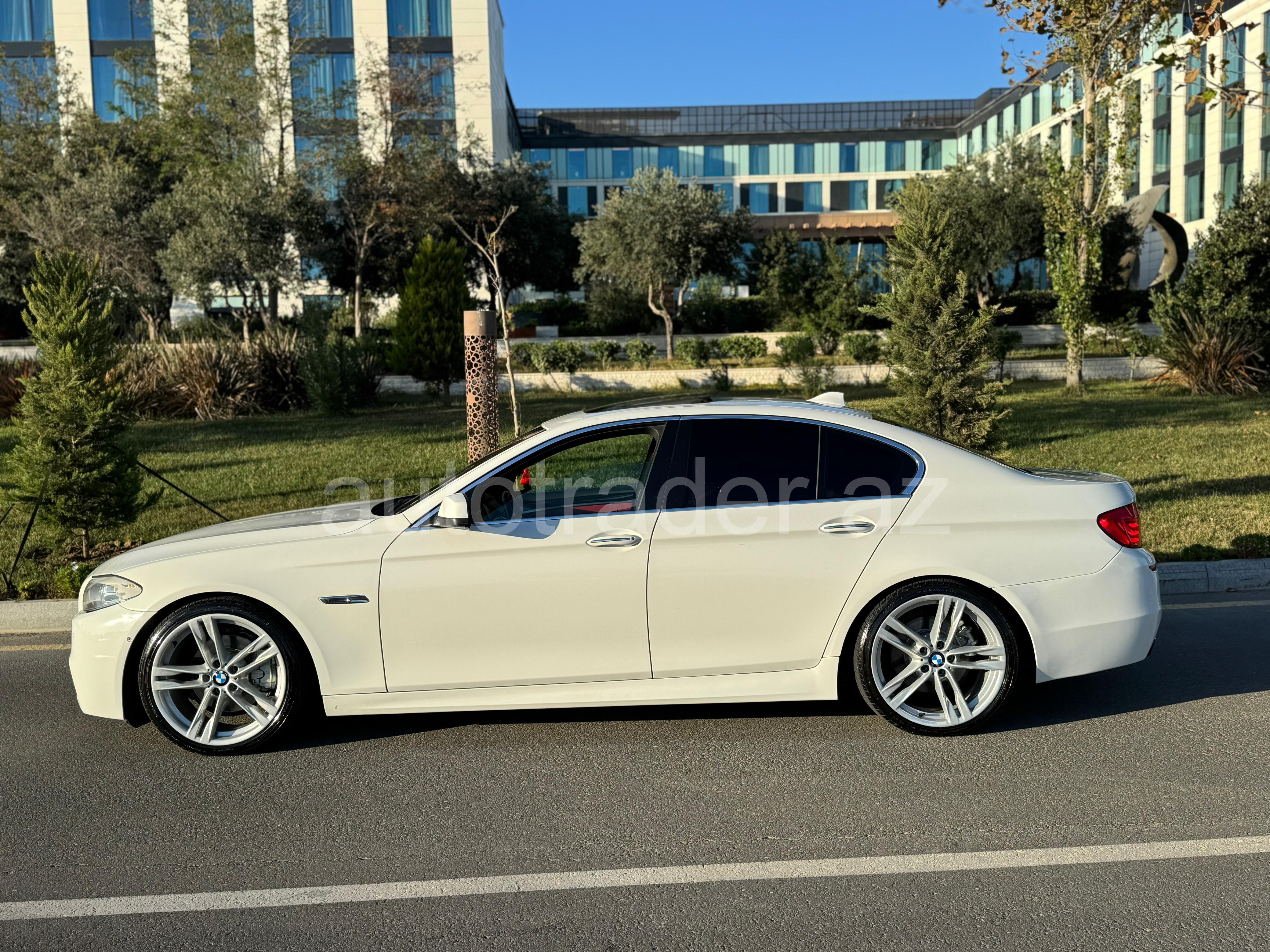 BMW 328I image