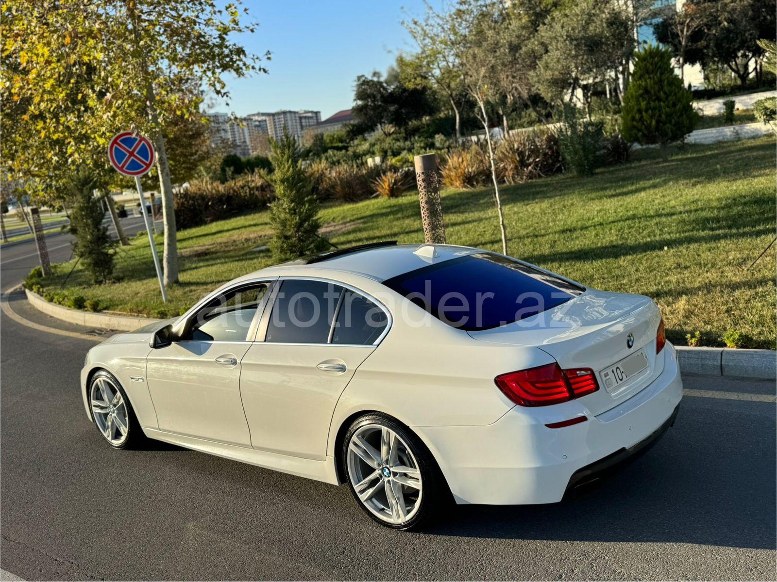 BMW 328I image
